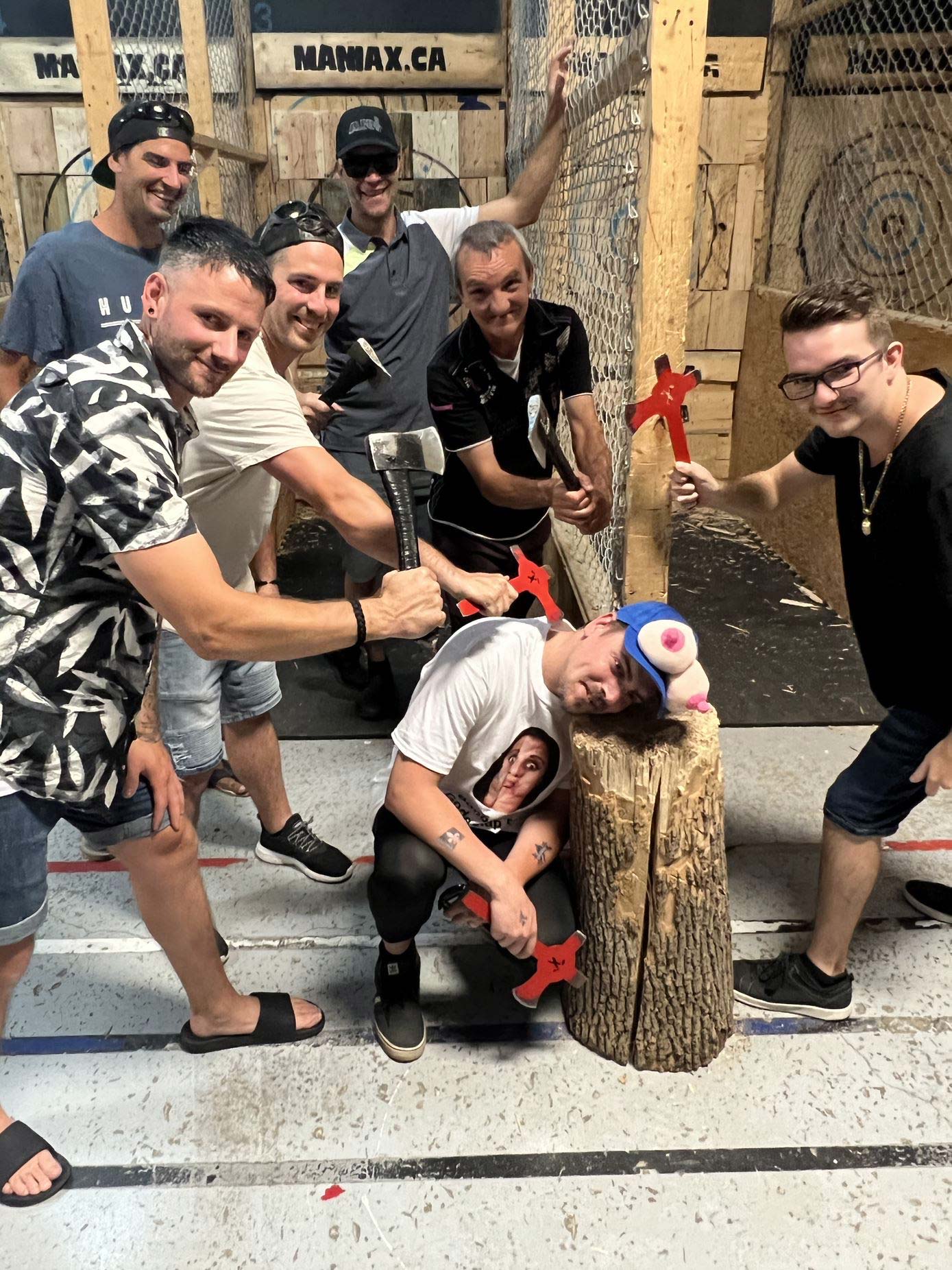 Maniax Laval / Axe Throwing / Bachelor Party